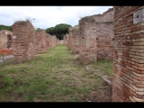 07663 ostia - regio iv - insula ii - portico e caseggiato dell'ercole (iv,ii,2-4) - porticus - bli ri suedosten - li - molino (i,xiii,4).jpg